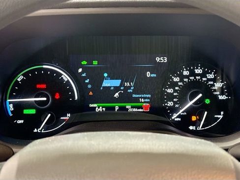 Used 2025 Toyota Sienna LE image 14