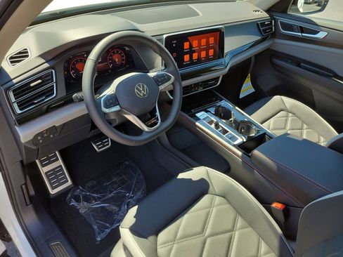 New 2026 Volkswagen Atlas Peak Edition AWD/4WD image 17