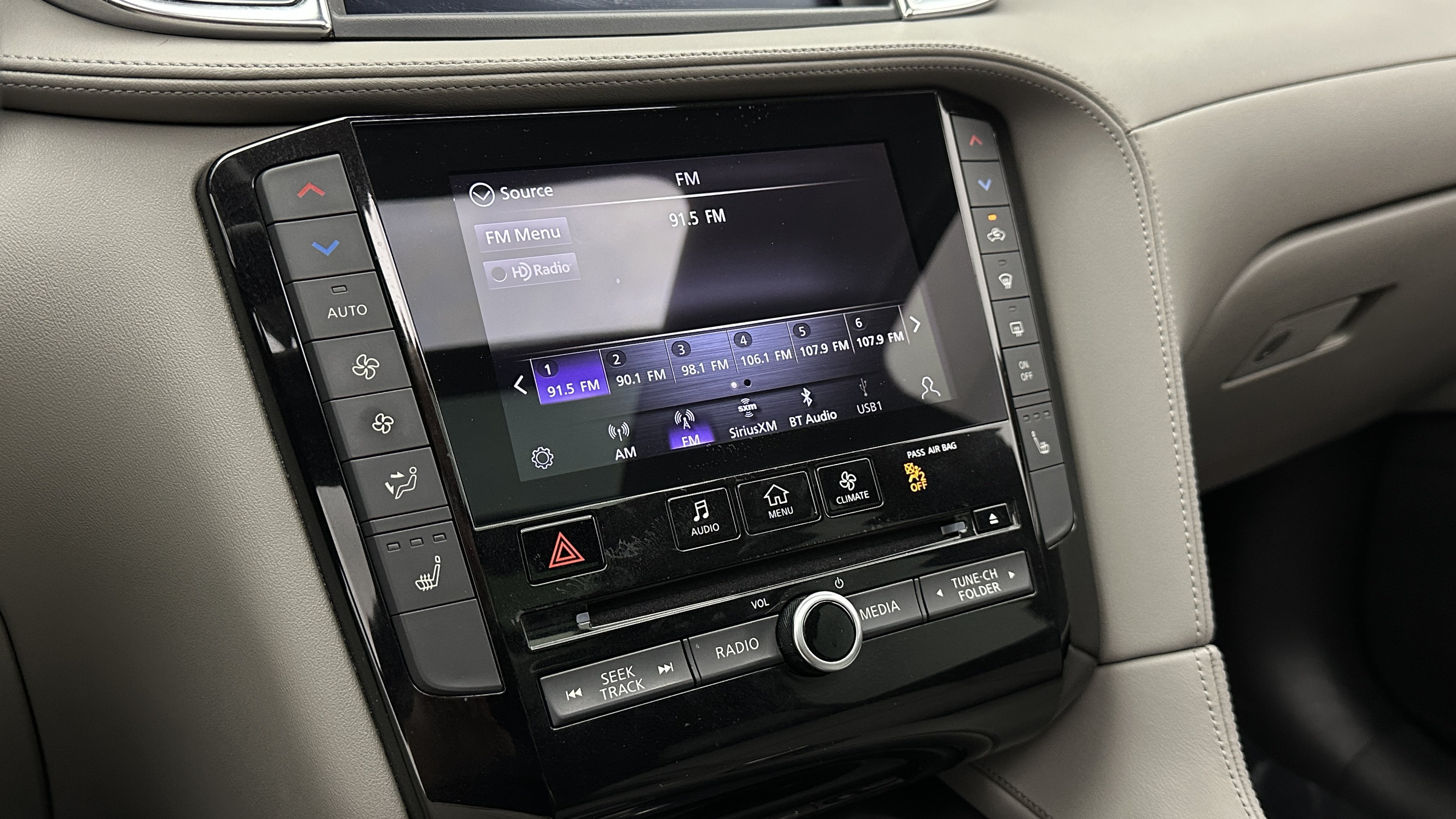 Used 2023 INFINITI QX50 Luxe FWD image 22