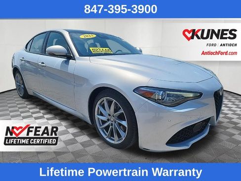Used 2023 Alfa Romeo Giulia Sprint RWD image 1