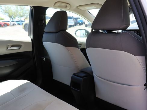 Used 2020 Toyota Corolla LE FWD image 28
