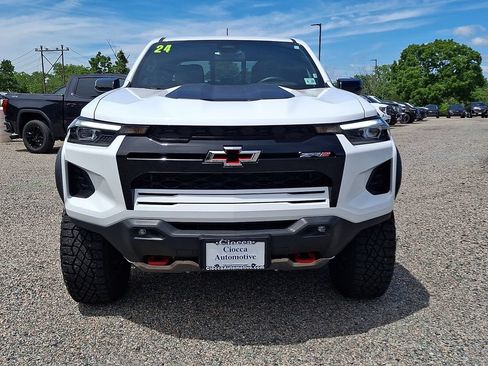 Used 2024 Chevrolet Colorado ZR2 w/ Safety Package AWD/4WD image 5