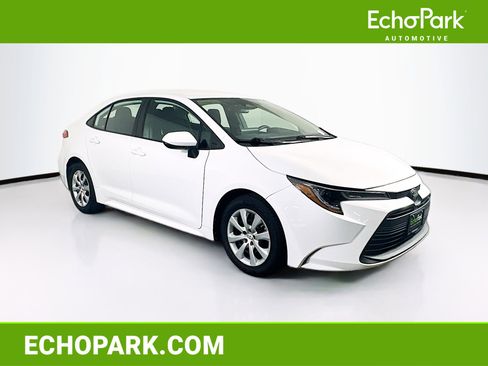 Used 2024 Toyota Corolla LE image 1