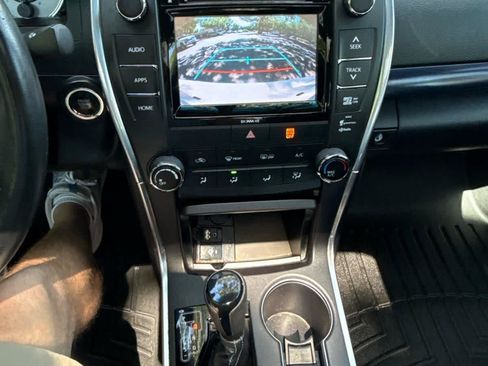 Used 2016 Toyota Camry SE FWD image 21