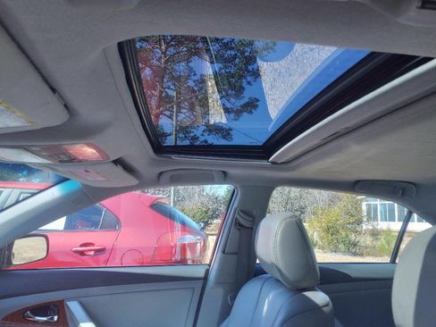 Used 2011 Toyota Camry XLE image 15