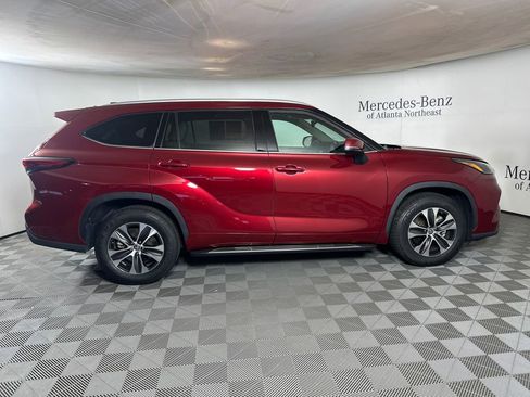 Used 2022 Toyota Highlander XLE image 8