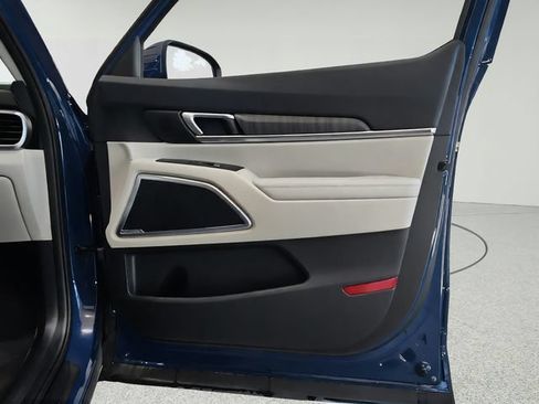 Certified 2024 Kia Telluride EX w/ EX Captain's Chair Package FWD image 27