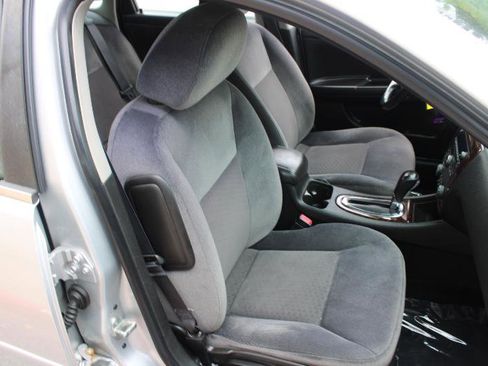 Used 2014 Chevrolet Impala LT image 11