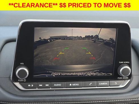 Used 2024 Nissan Rogue S FWD image 21