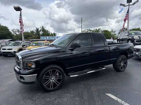 Used 2005 Dodge Ram 1500 Truck SLT image 2