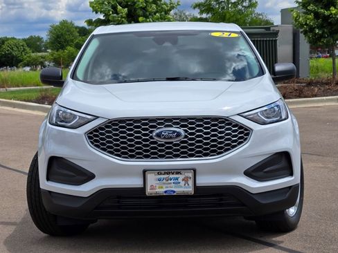 Used 2024 Ford Edge SE image 2