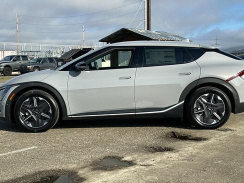 New 2025 Kia EV6 Light image 8