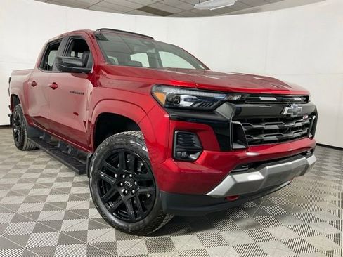 Used 2025 Chevrolet Colorado Z71 w/ Technology Package image 50