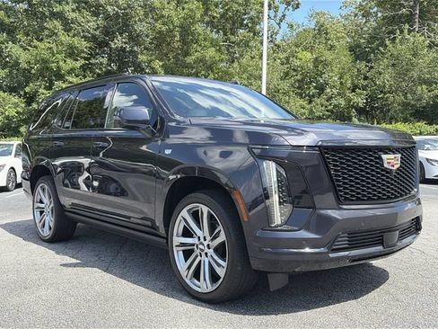Used 2025 Cadillac Escalade Sport Platinum w/ LPO, Floor Liner Package AWD/4WD image 7