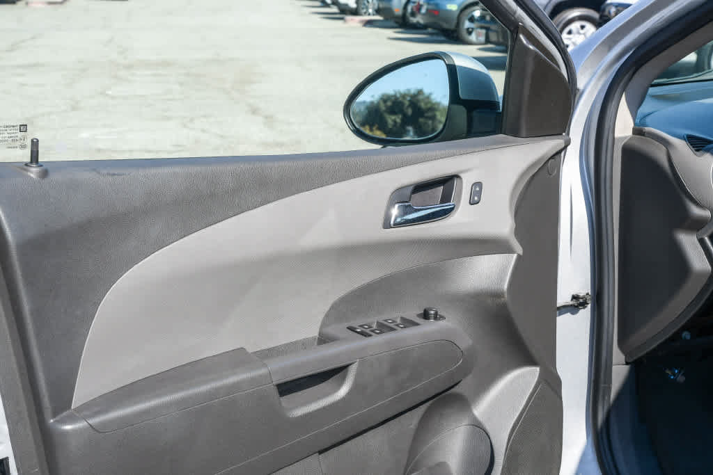 Used 2016 Chevrolet Sonic LT FWD image 27