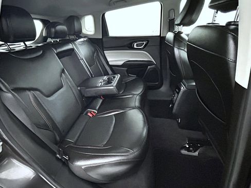 Certified 2022 Jeep Compass Limited image 18