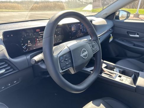 New 2026 Nissan Sentra SR w/ SR Premium Package FWD image 21
