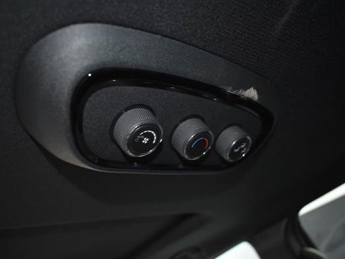 Used 2024 Dodge Durango GT image 35