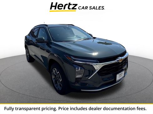 Used 2025 Chevrolet Trax LT FWD image 1