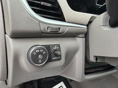 Used 2015 Chevrolet Traverse LT image 26