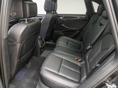 Certified 2025 Porsche Macan S AWD/4WD image 23