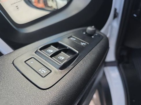 Used 2025 RAM ProMaster 2500 w/ Convenience Group FWD image 18