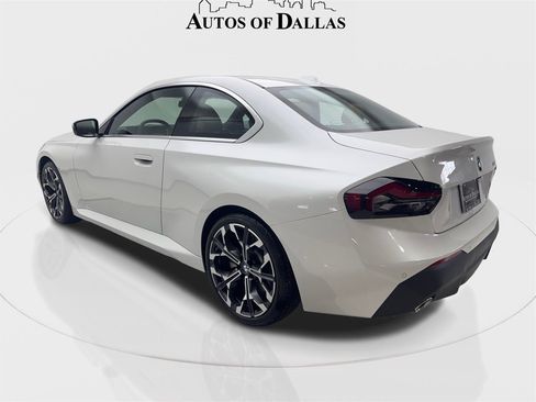 Used 2025 BMW 230i Coupe w/ M Sport Package image 9