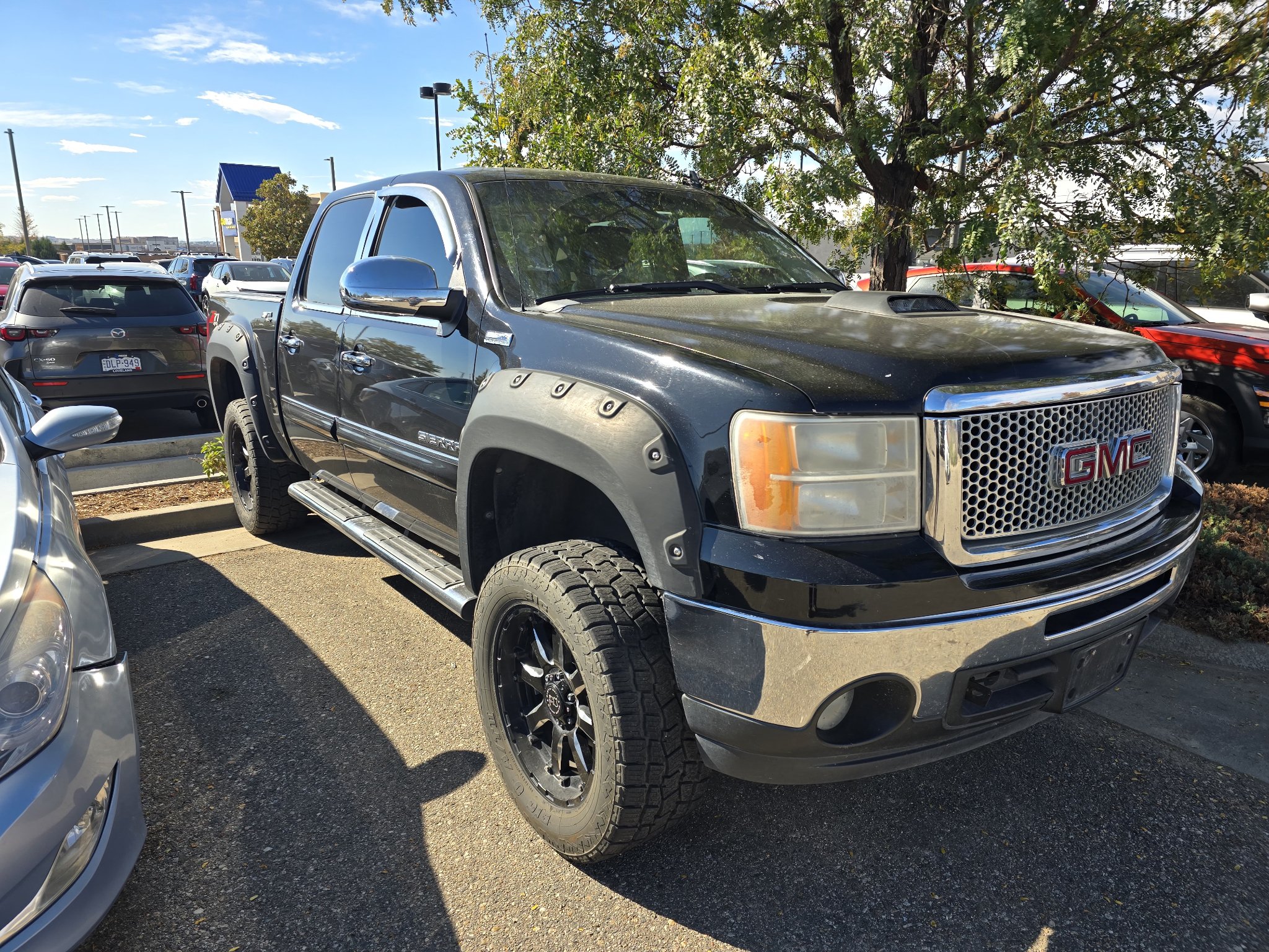 Used 2012 GMC Sierra 1500 SLT w/ All-Terrain Package AWD/4WD image 8