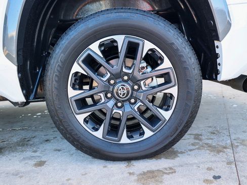 Used 2025 Toyota Tundra Limited image 19