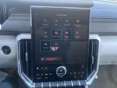 Used 2025 GMC Acadia Denali image 30