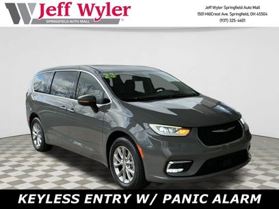 Used 2023 Chrysler Pacifica Touring-L