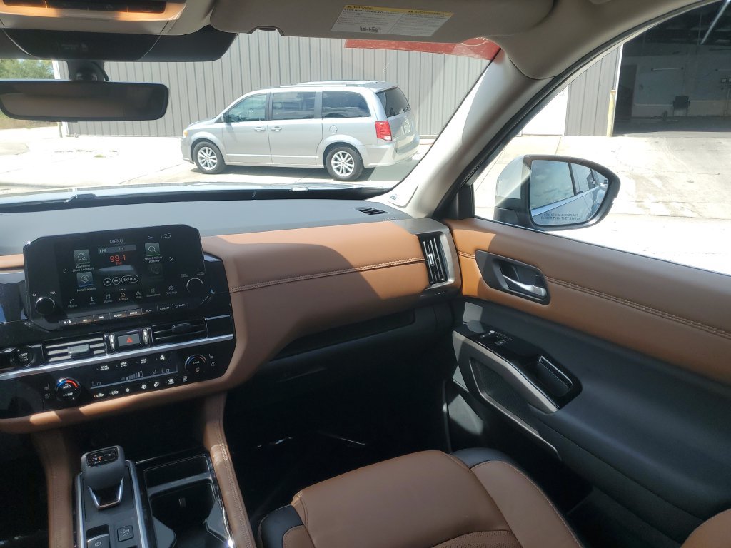 Used 2025 Nissan Pathfinder Platinum w/ Cargo Package FWD image 25