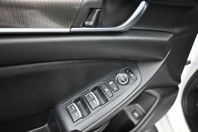Used 2020 Honda Accord Sport image 10