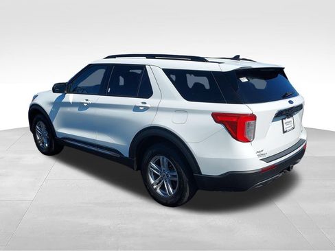 Used 2021 Ford Explorer XLT w/ Equipment Group 202A AWD/4WD image 3