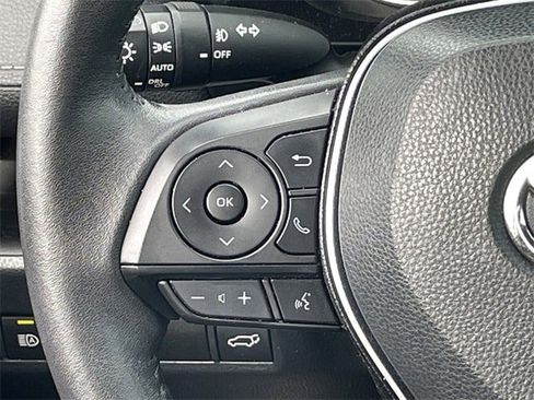 Used 2020 Toyota RAV4 XLE Premium image 13