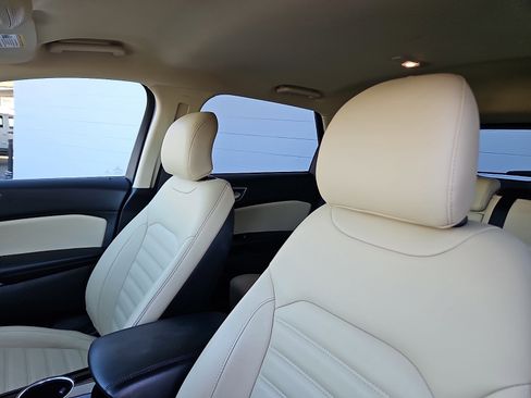 Used 2017 Ford Edge SEL w/ Equipment Group 201A image 8