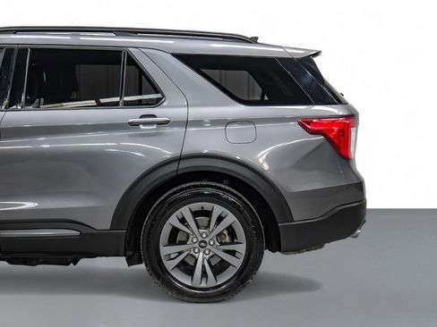 Used 2021 Ford Explorer XLT w/ Equipment Group 202A image 11