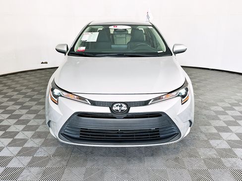 Used 2023 Toyota Corolla LE w/ LE Convenience Package FWD image 8