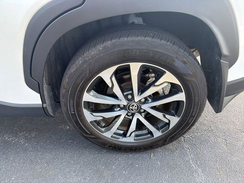 Used 2024 Toyota Corolla Cross XLE AWD/4WD image 3