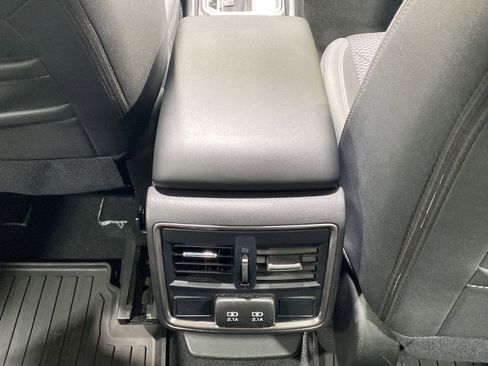 Used 2020 Subaru Forester Premium image 20