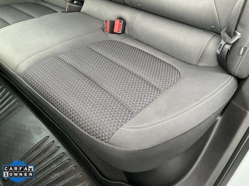 Used 2023 Chevrolet Bolt EUV LT image 29