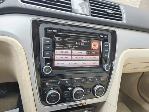 Used 2012 Volkswagen Passat 2.5 SE image 24