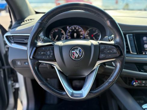 Used 2022 Buick Enclave Premium image 10