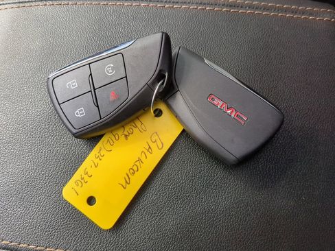 Used 2024 GMC Canyon AT4 w/ AT4 Premium Package image 28