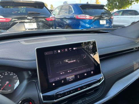 Used 2025 Jeep Compass Trailhawk image 20