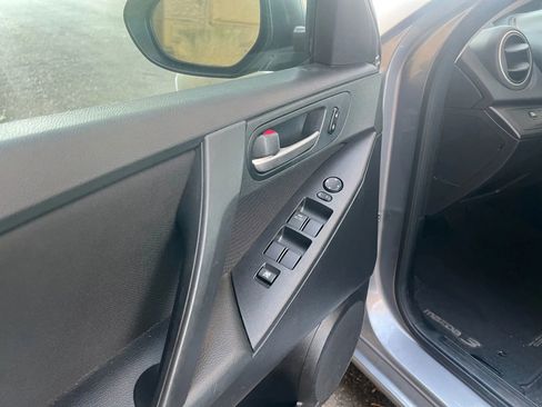 Used 2011 MAZDA MAZDA3 i Sport image 11