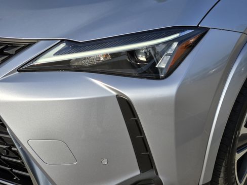 Certified 2023 Lexus UX 250h FWD w/ Accessory Package (Z2) image 9
