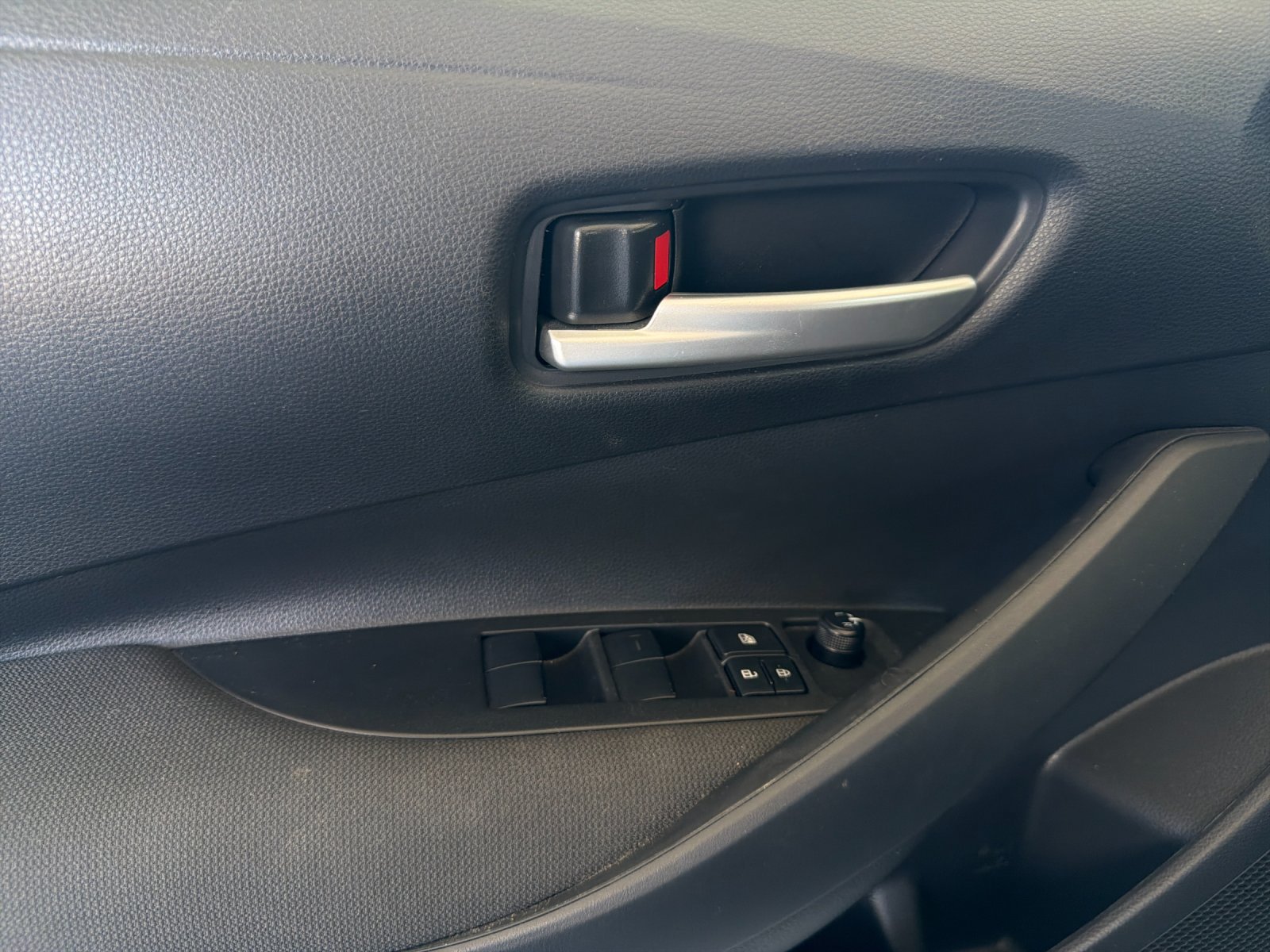 Used 2026 Toyota Corolla SE FWD image 10