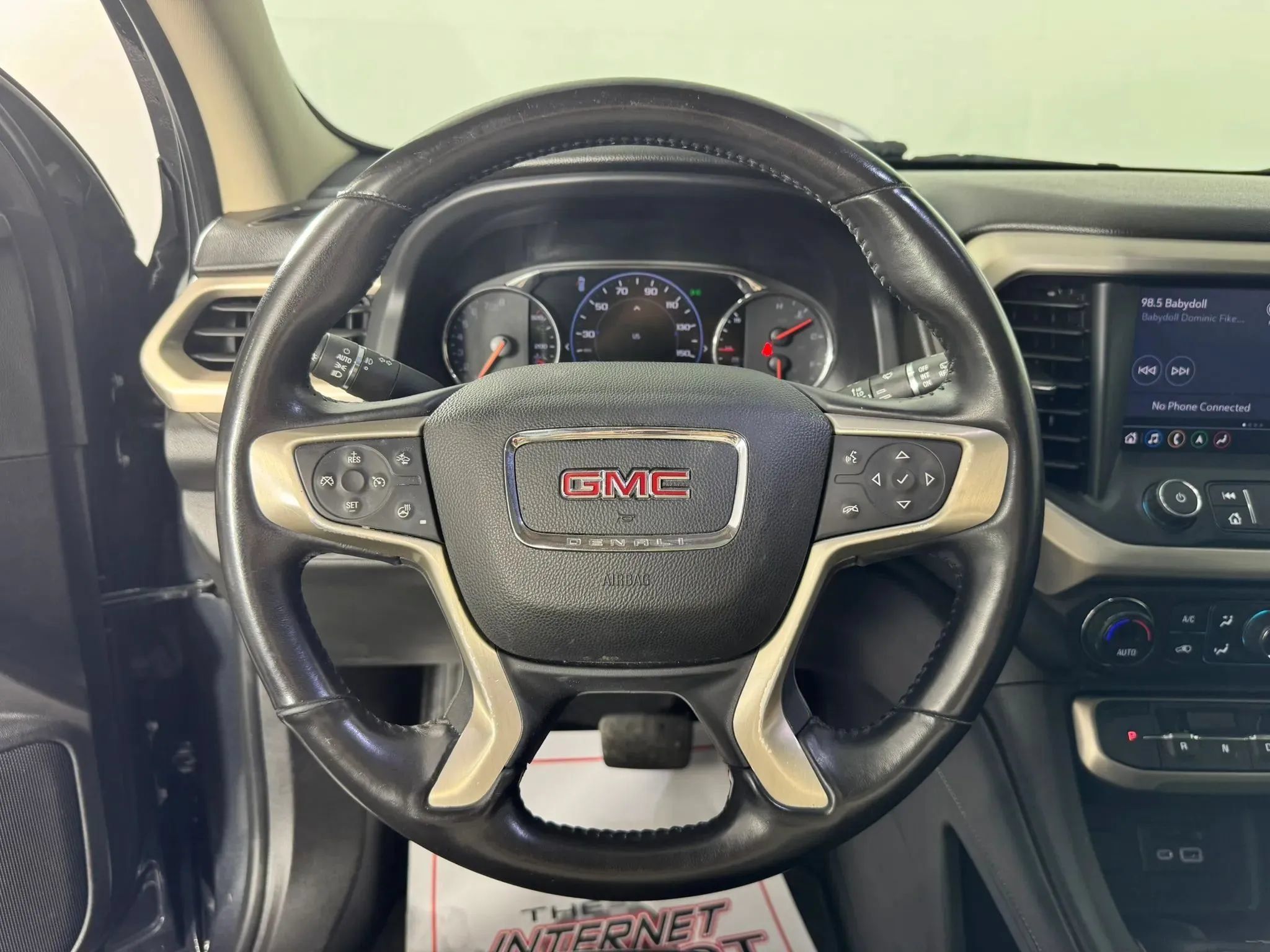 Used 2021 GMC Acadia Denali w/ Denali Ultimate Package AWD/4WD image 13
