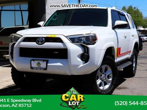 Used 2018 Toyota 4Runner SR5 AWD/4WD image 1